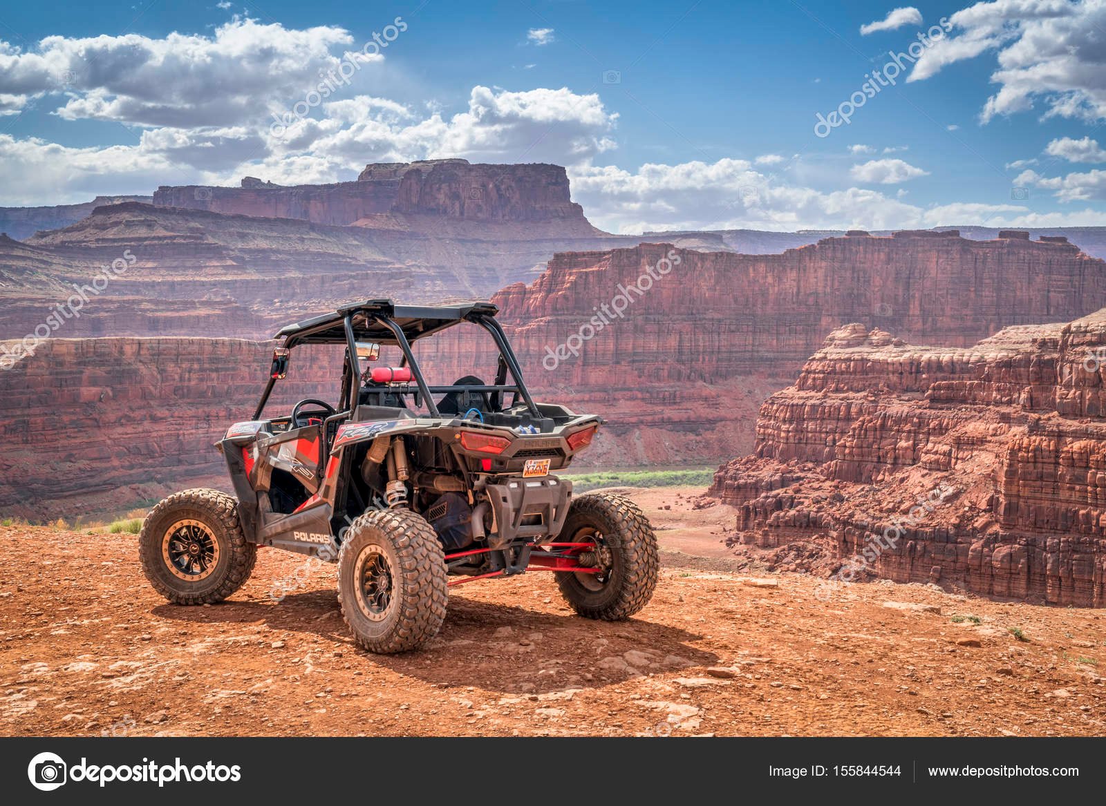 atv en las montanas rocosas de utah
