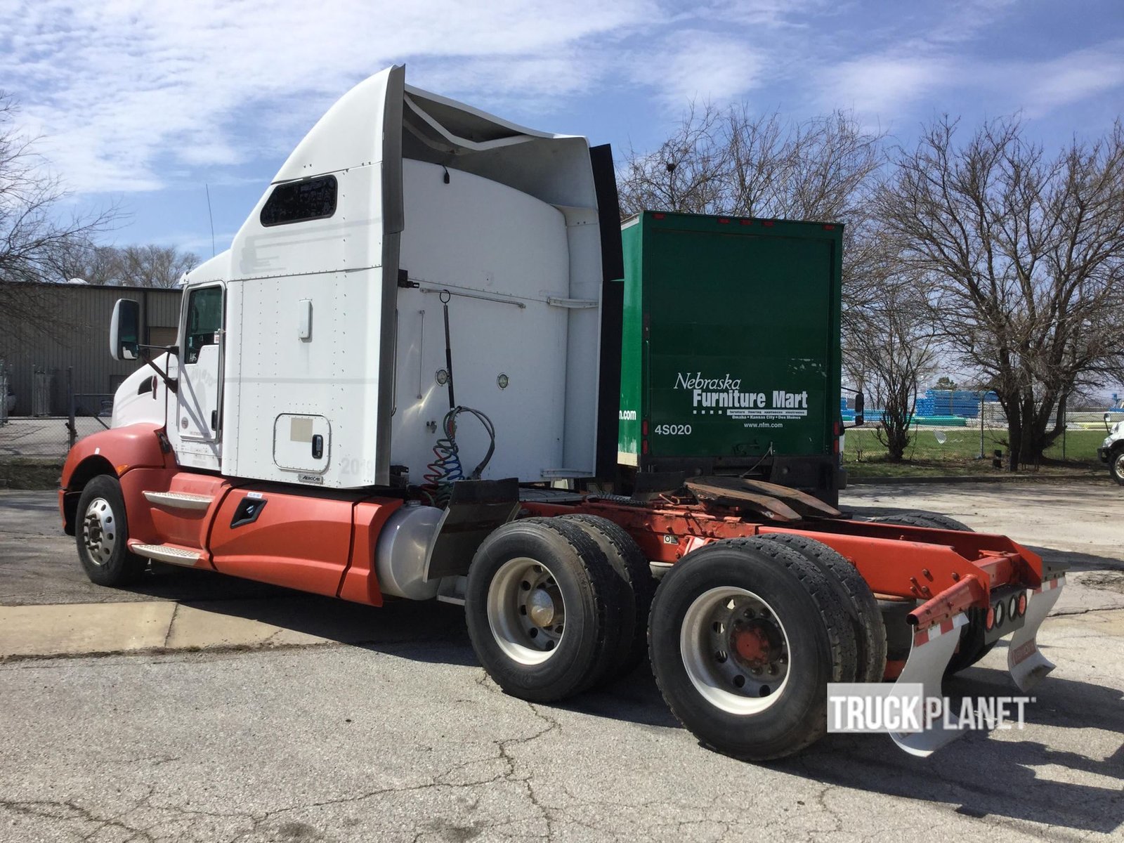 camion de entrega de nebraska furniture mart