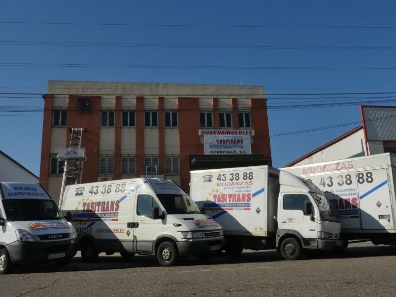 camion de mudanza en la ciudad 1