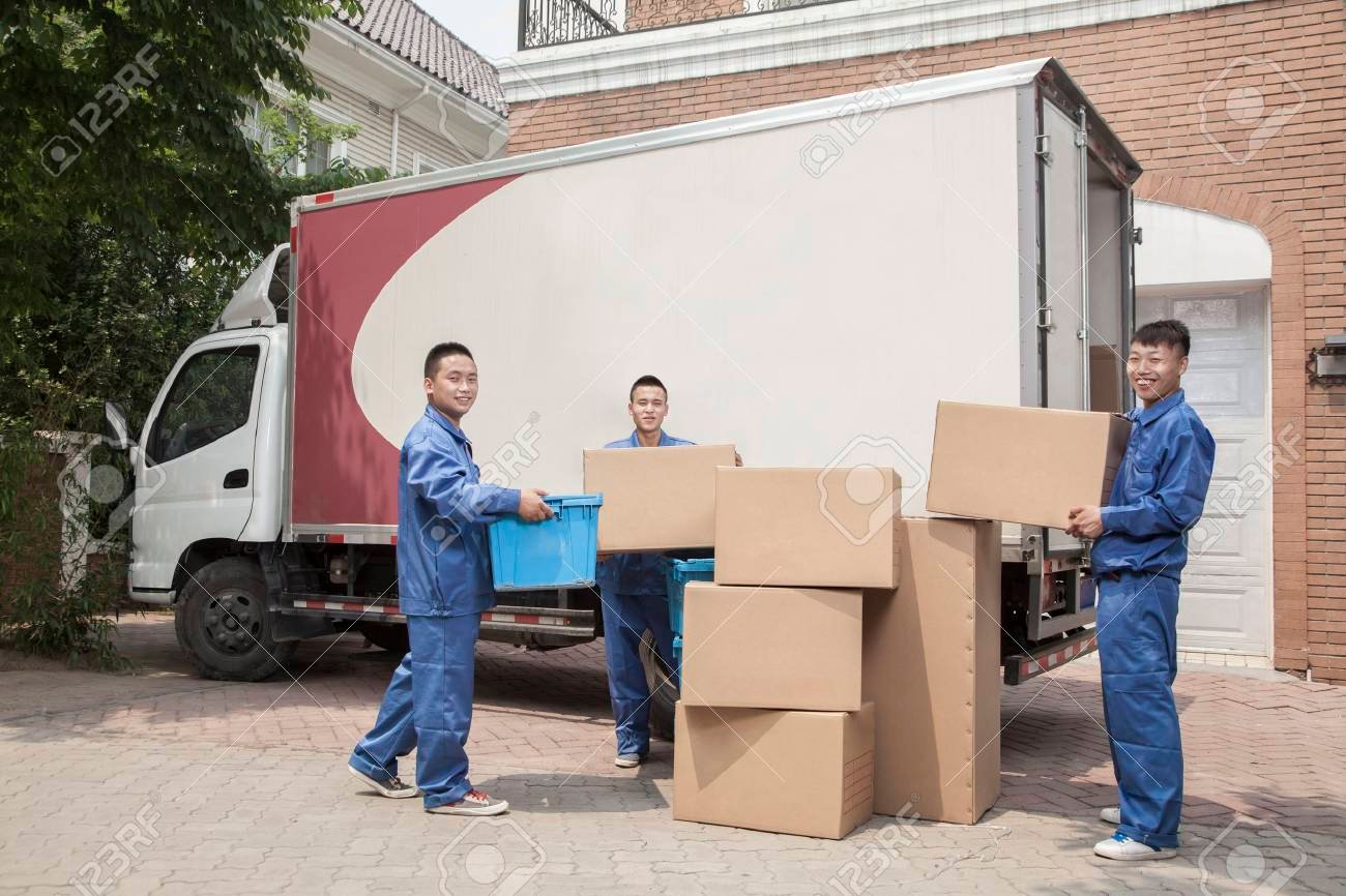 camion de mudanzas con cajas de carton