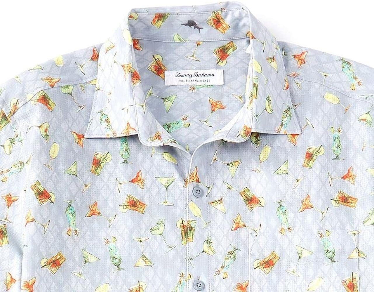 camisa de botones tommy bahama en la playa