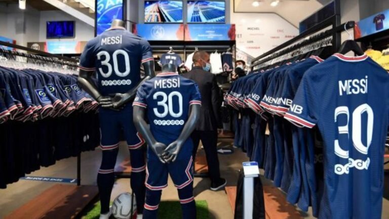 Paris Saint Germain Store: Shop in Paris for Fans