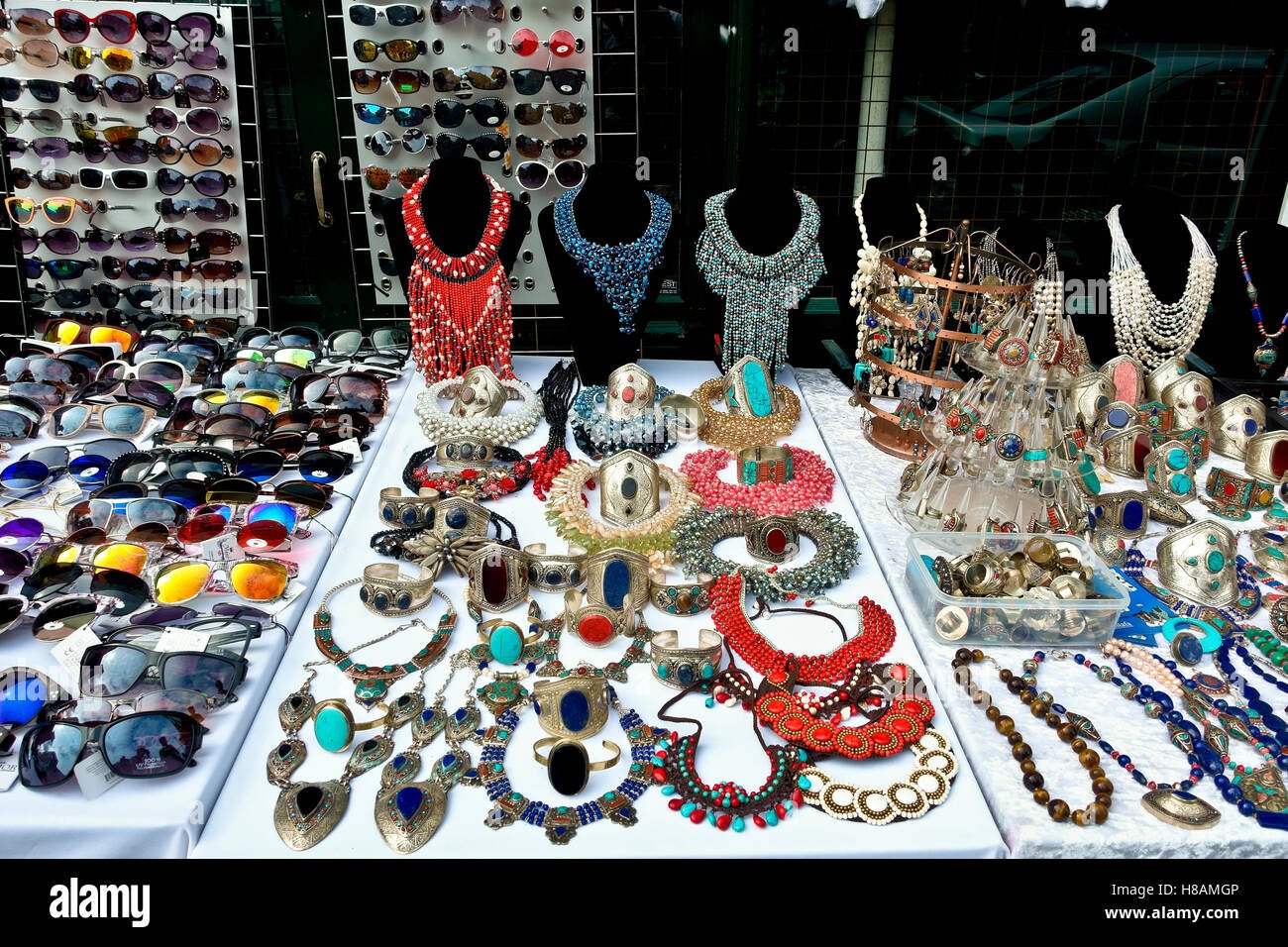 coleccion de joyas vintage en market square
