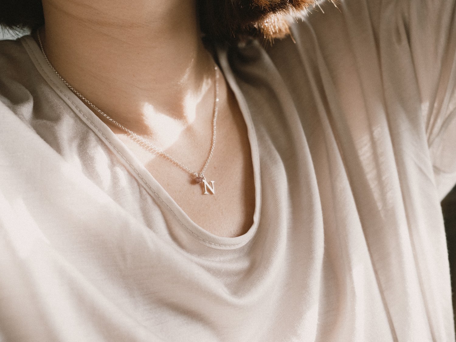 collar con inicial personalizada en plata