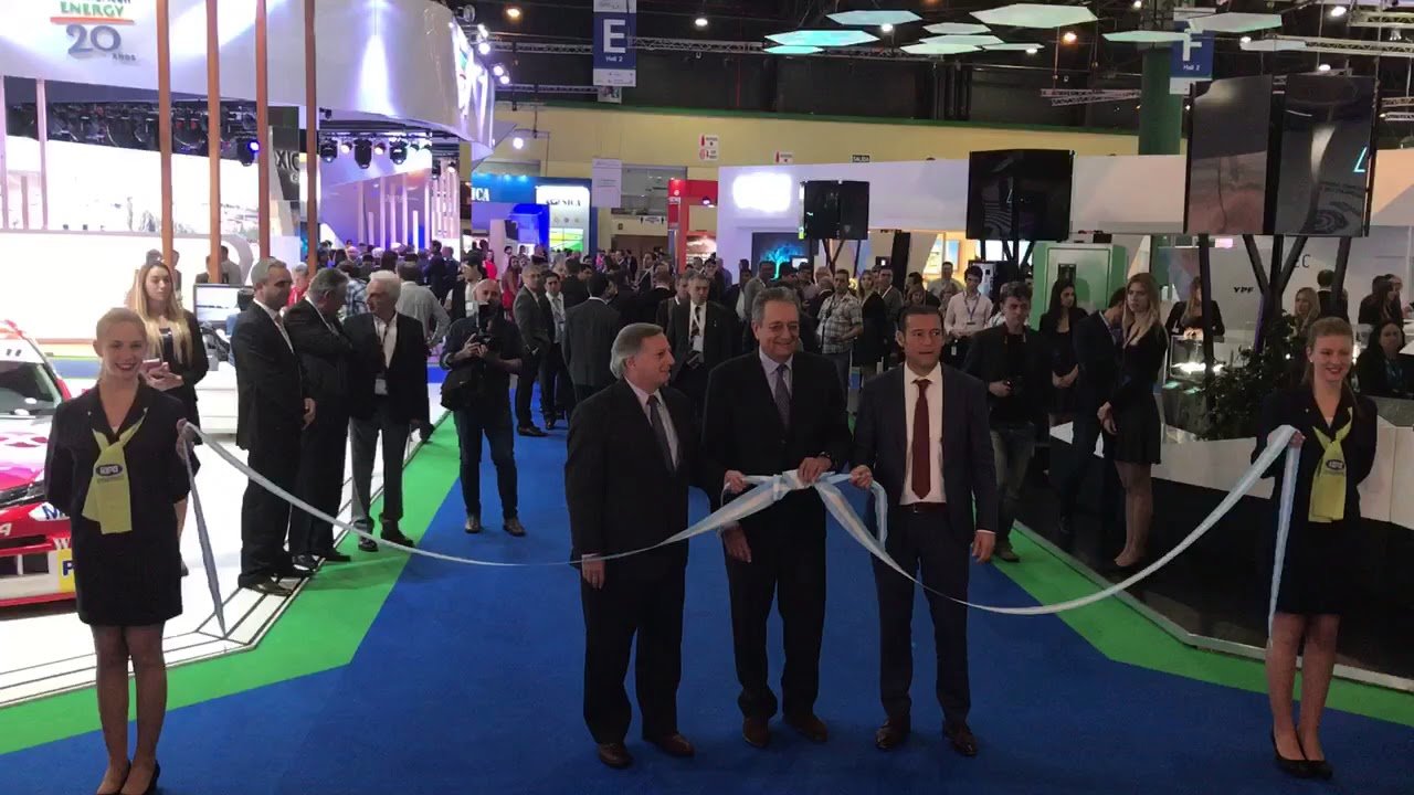 corte de cinta en apertura de tienda