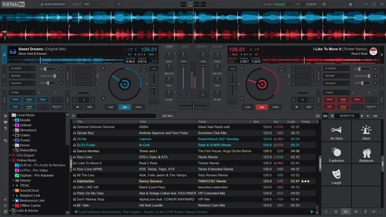 dj mezclando musica en software virtual dj