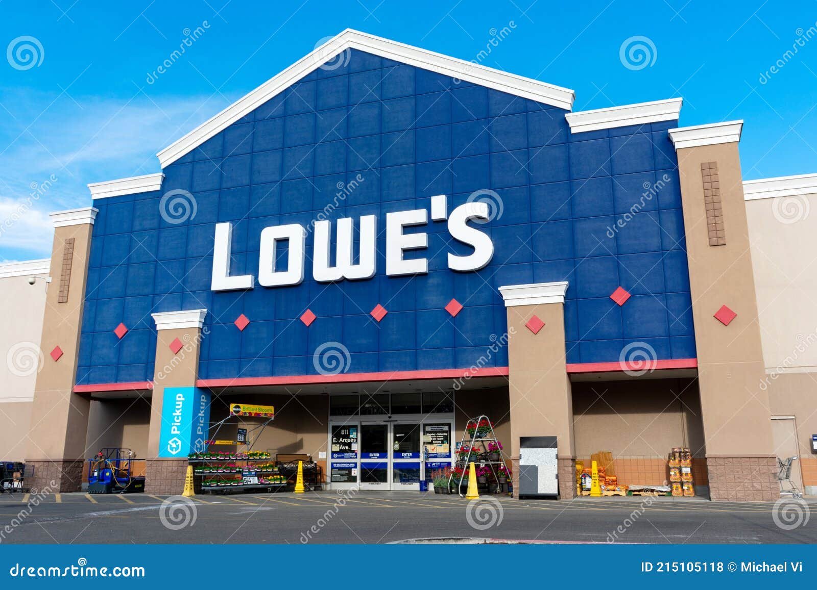 fachada de la tienda lowes en milledgeville