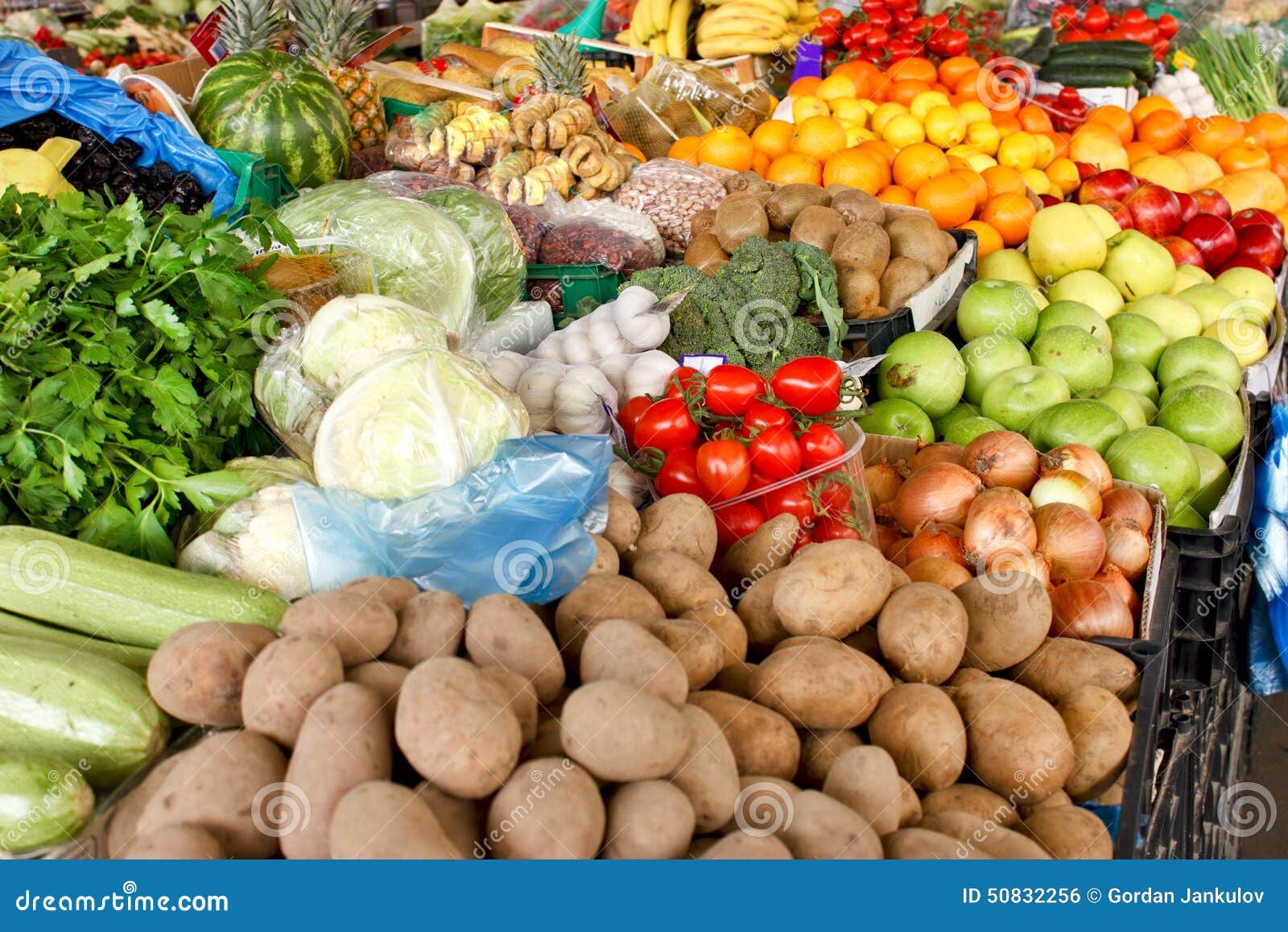 frutas y verduras organicas frescas en mercado