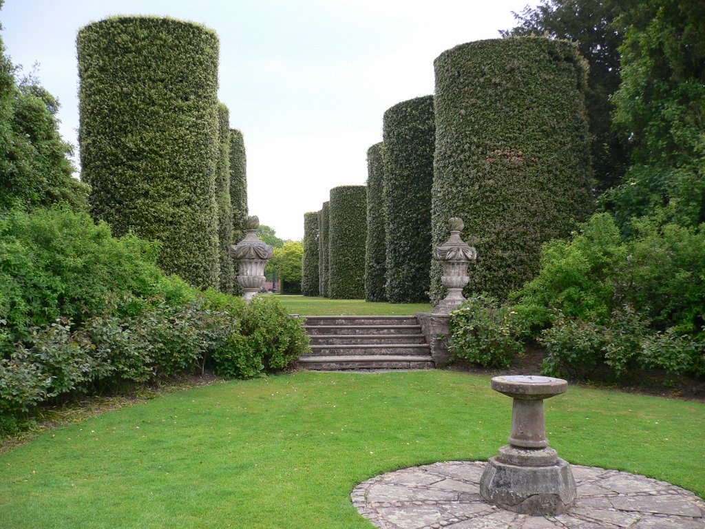 jardines exuberantes del arley hall en northwich