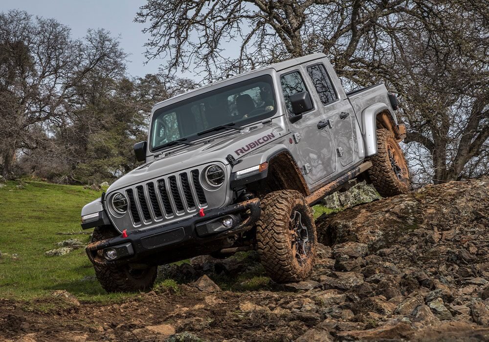 jeep 4x4 en terreno rocoso