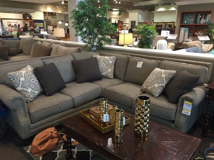Nebraska Furniture Mart Opens in Des Moines, IA