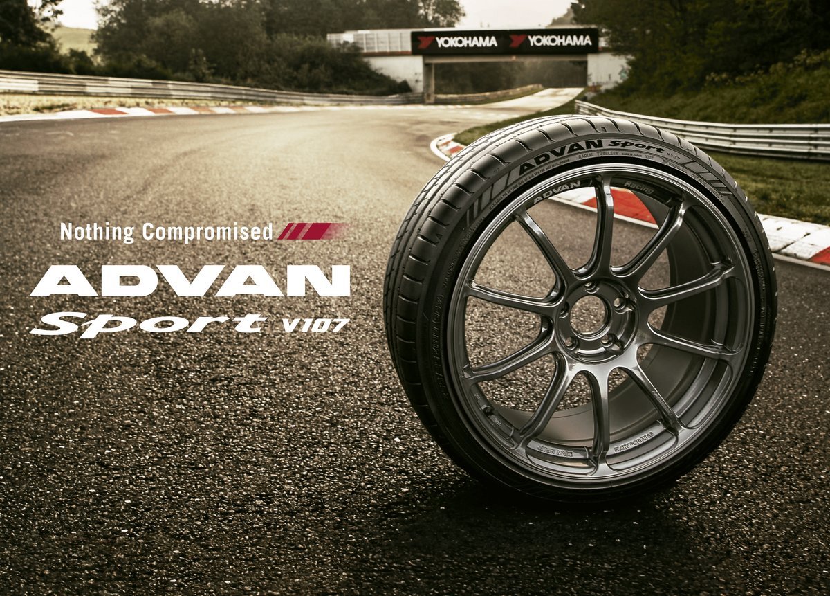 neumaticos yokohama en carretera mojada