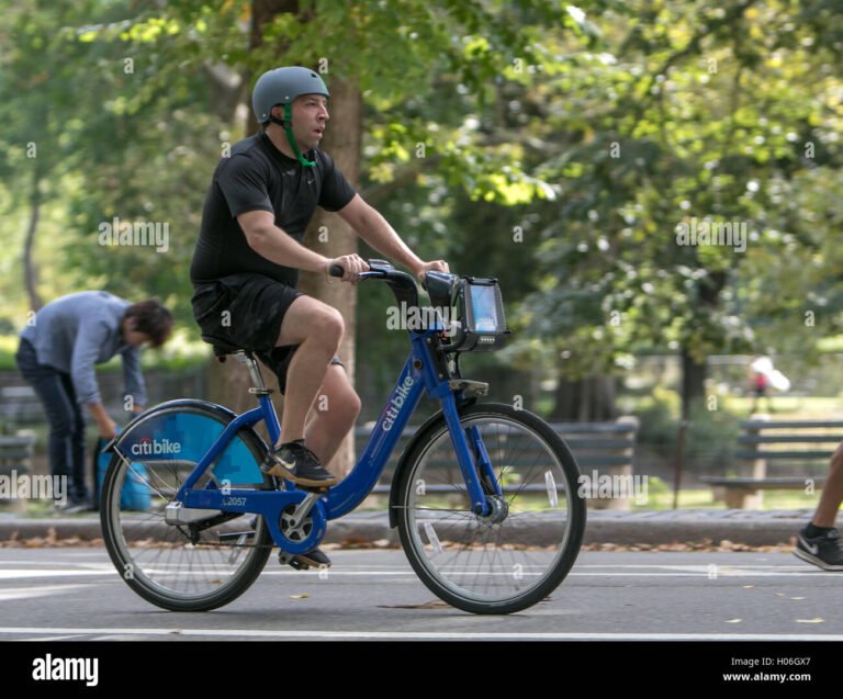 Manhattan Bike Rental in Central Park: Explore the City on Two Wheels