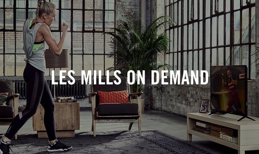 persona accediendo a plataforma les mills on demand