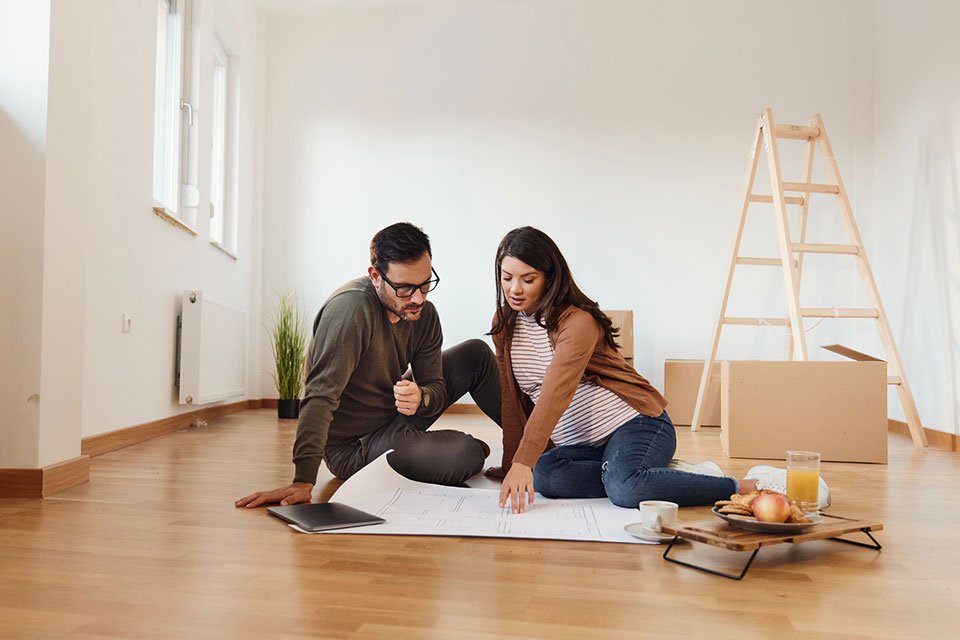 persona mayor disfrutando de servicio spectrum