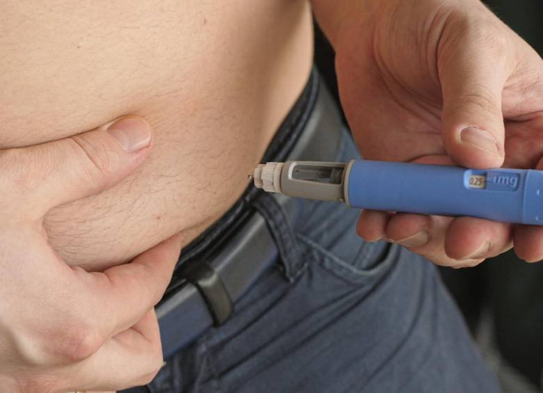 persona recibiendo una inyeccion de perdida de peso