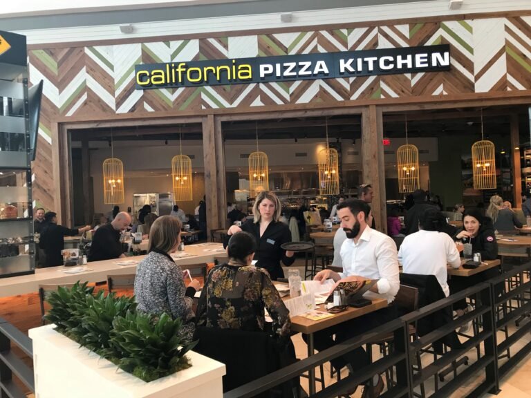 California Pizza Kitchen in Paramus, NJ: A Dining Experience