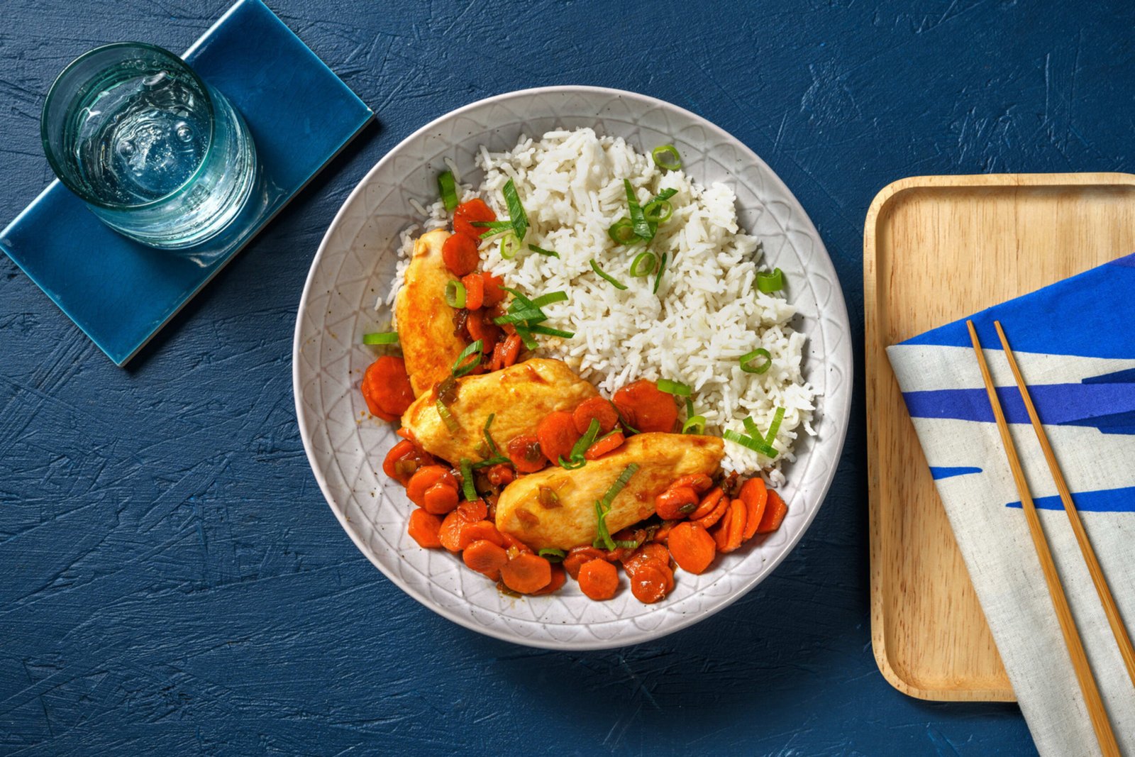 plato familiar con comida deliciosa scaled