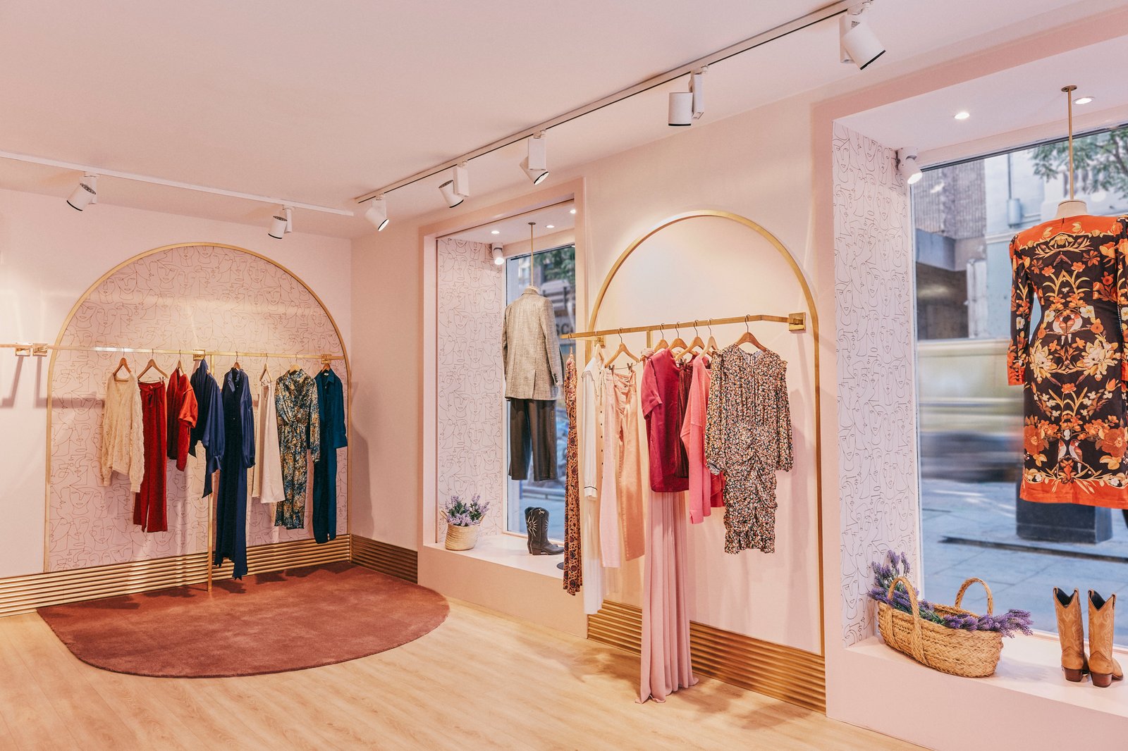 ropa moderna en tiendas alternativas de moda