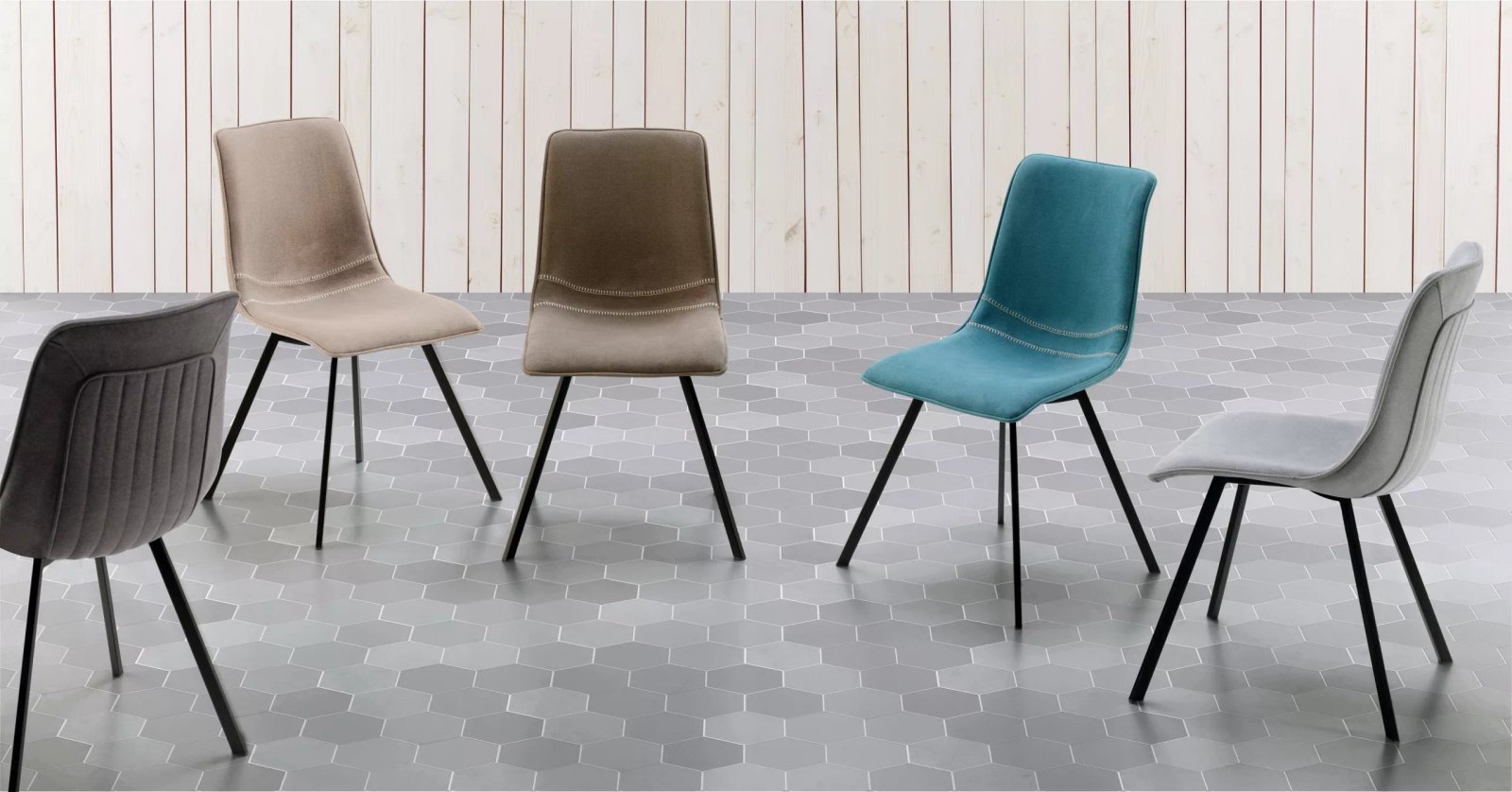 silla moderna en una tienda de muebles