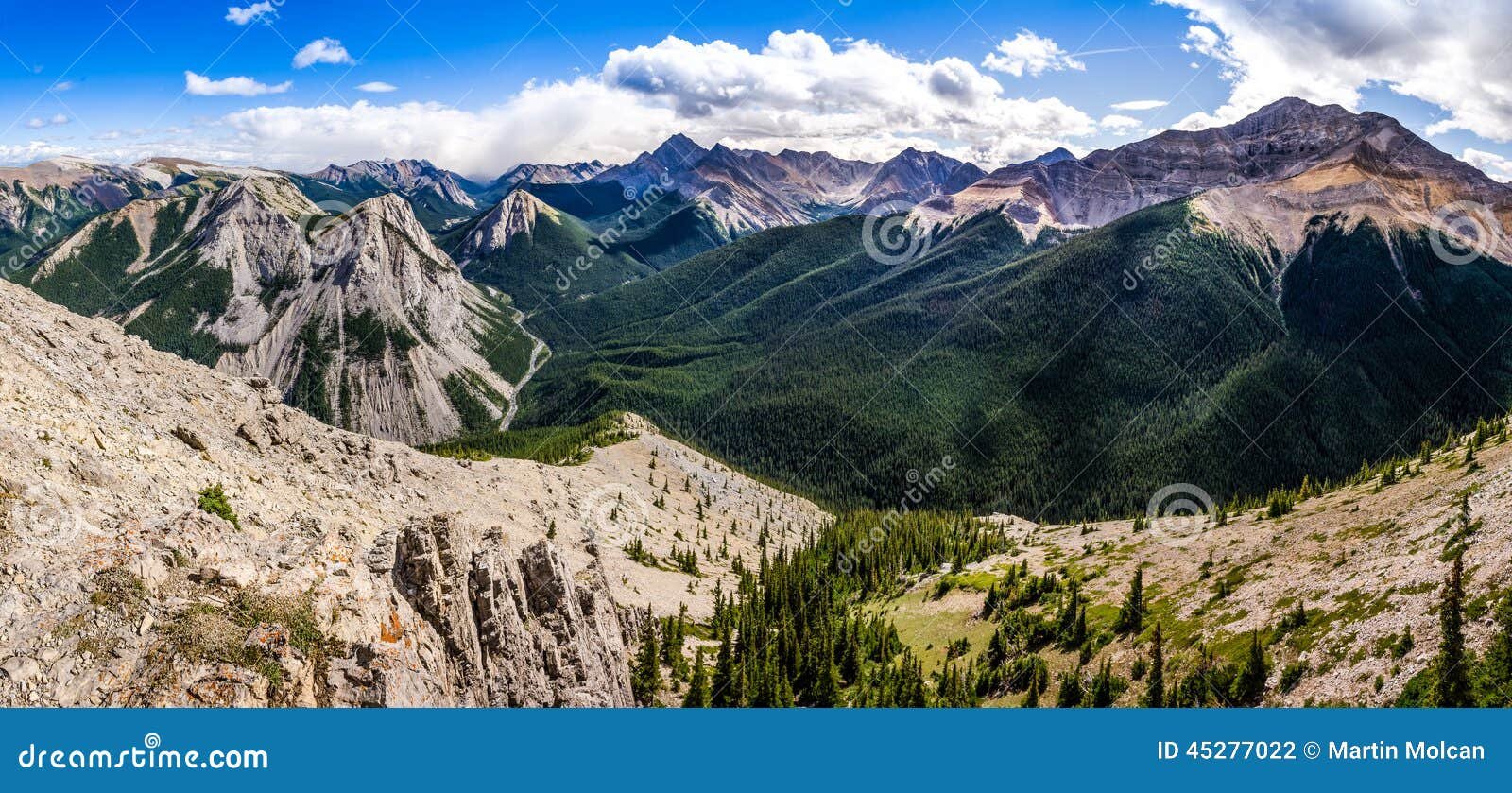 vista panoramica de las montanas rocosas
